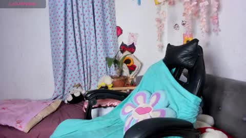 Emily online show from July 4, 12:01 pm
