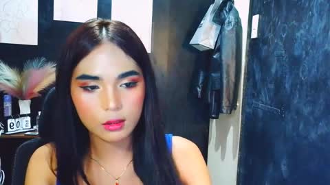 emilyhotasian online show from April 10, 9:26 am