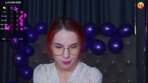 EmilyKents online show from November 28, 1:52 am