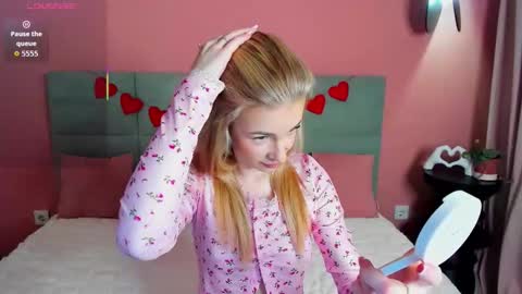 emilymagnificent online show from February 7, 1:53 am