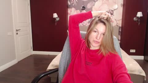 EmilyWalkers online show from January 24, 7:51 am