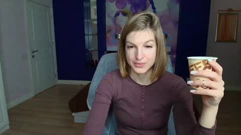 EmilyWalkers online show from December 23, 8:00 am