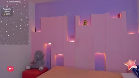 emilywilliis online show from March 6, 11:38 am