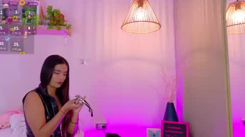 Emily Bank online show from July 1, 8:30 pm