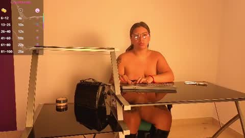 emilyy_cooperr online show from June 17, 12:17 pm