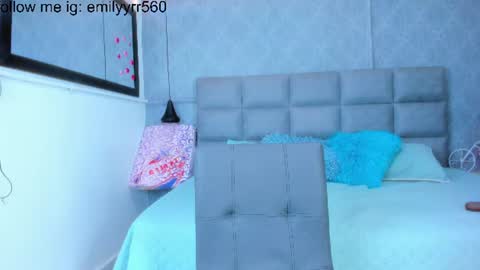 emilyy_r online show from July 14, 7:18 pm