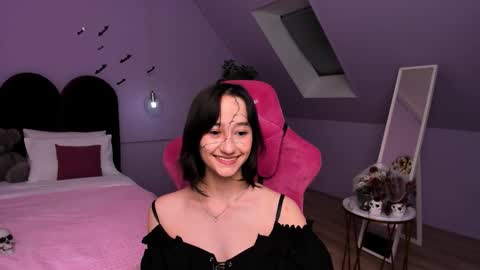 Emily online show from October 31, 5:39 pm