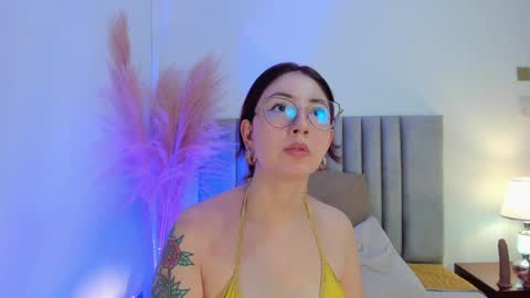 Snapshot of emilyywatson chatting on January 24, 11:37 am Emilyy Watson online show from January 24, 11:37 am