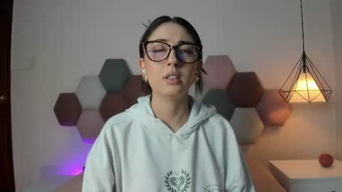 Emilyy Watson online show from June 15, 12:05 pm