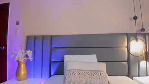 Emilyy Watson online show from May 26, 12:43 am