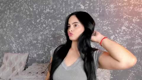Emma online show from April 28, 7:29 pm