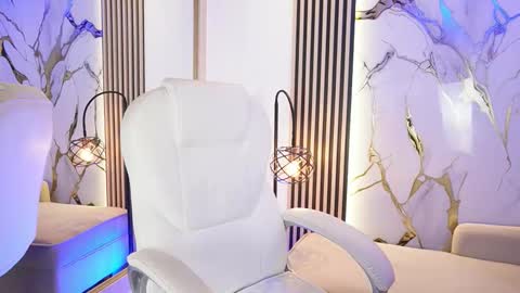 emma__walkerr_ online show from January 15, 7:20 pm