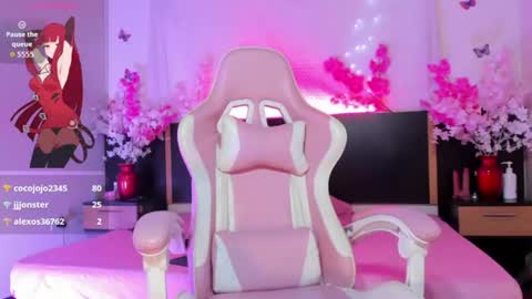 emma_ayala online show from June 18, 7:19 pm