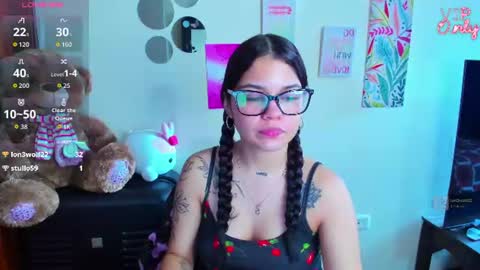 emma_boo_ online show from June 12, 4:48 pm