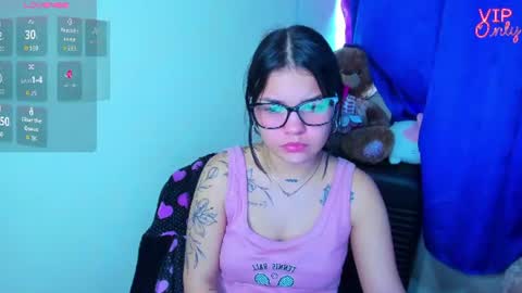emma_boo_ online show from August 1, 10:34 pm