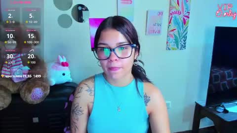 emma_boo_ online show from June 18, 3:28 pm