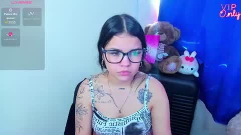 emma_boo_ online show from July 28, 8:12 pm