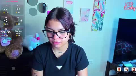 emma_boo_ online show from June 22, 1:19 pm