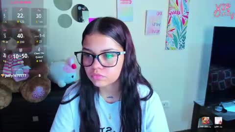 emma_boo_ online show from June 19, 8:56 pm