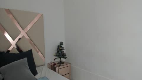 Emma Castillo online show from December 15, 10:48 pm