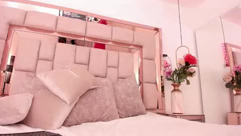 Emma Castillo online show from December 21, 6:06 am