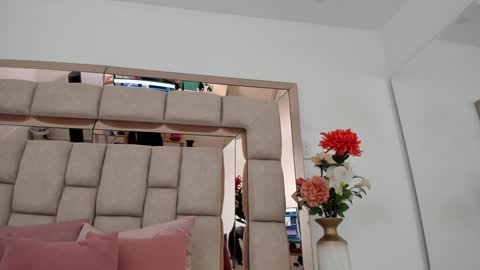 Emma Castillo online show from January 24, 10:30 pm