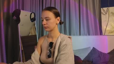 emma_chaser online show from May 1, 1:42 am