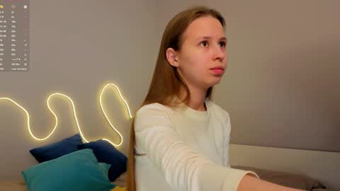 Emma online show from May 2, 2:15 am