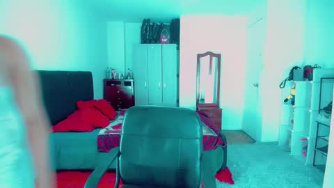 emma online show from December 24, 11:33 pm