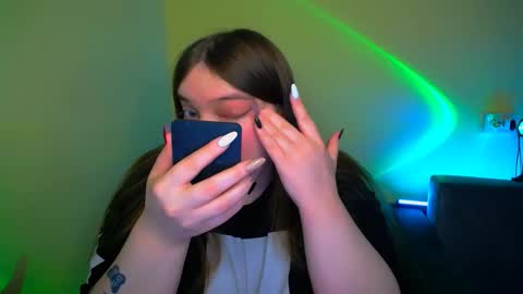 Snapshot of emma_dorn chatting on September 19, 7:13 pm Eva online show from September 19, 7:13 pm