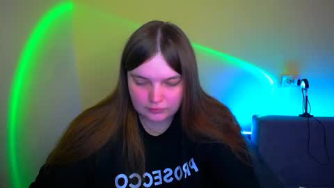 Snapshot of emma_dorn chatting on September 24, 10:47 am Eva online show from September 24, 10:47 am