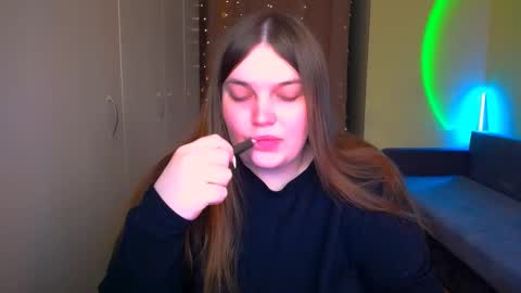 Snapshot of emma_dorn chatting on October 5, 10:20 am Eva online show from October 5, 10:20 am