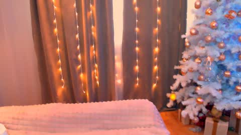 Snapshot of emma_dorn chatting on December 27, 8:02 am Eva online show from December 27, 8:02 am