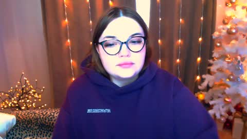 Snapshot of emma_dorn chatting on December 15, 8:30 am Eva online show from December 15, 8:30 am