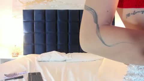 emma_jhoons online show from June 25, 4:23 am