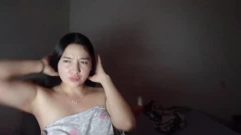 Snapshot of emma_johnson_ chatting on December 29, 3:44 am emma_johnson_ online show from December 29, 3:44 am