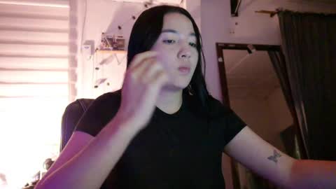 Snapshot of emma_johnson_ chatting on December 24, 12:22 am emma_johnson_ online show from December 24, 12:22 am