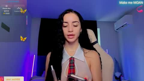 Snapshot of emma_jordan chatting on October 3, 7:46 am Emma online show from October 3, 7:46 am