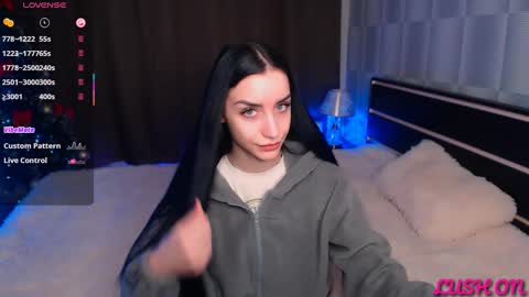 Snapshot of emma_jordan chatting on January 29, 10:05 am Emma online show from January 29, 10:05 am
