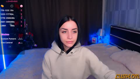 Snapshot of emma_jordan chatting on February 5, 10:30 am Emma online show from February 5, 10:30 am