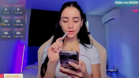 Snapshot of emma_jordan chatting on October 13, 9:56 am Emma online show from October 13, 9:56 am