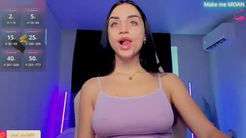 Snapshot of emma_jordan chatting on October 7, 8:08 am Emma online show from October 7, 8:08 am