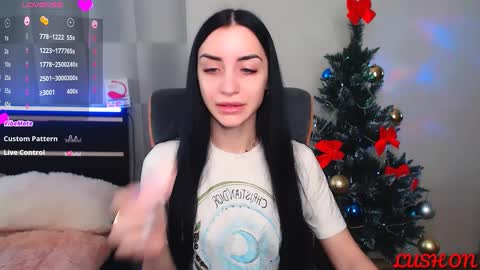 Snapshot of emma_jordan chatting on January 12, 10:34 am Emma online show from January 12, 10:34 am