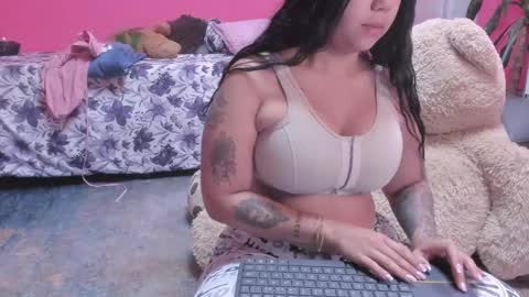 Snapshot of emma_lean chatting on December 27, 11:06 am whises lits online show from December 27, 11:06 am