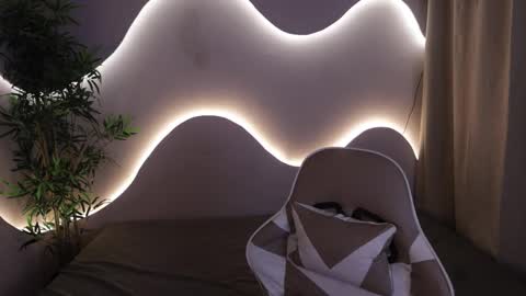 Emma online show from November 25, 5:09 am