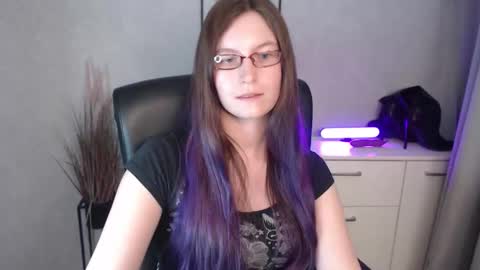 emma online show from November 7, 3:06 pm