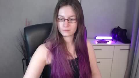 emma online show from December 5, 7:30 am