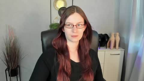 emma online show from June 25, 6:07 am