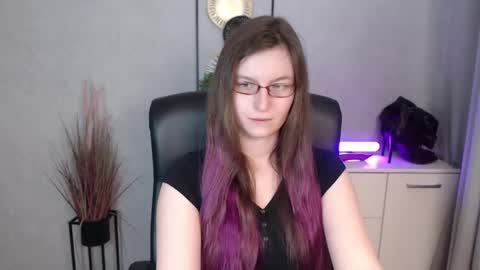 emma online show from December 15, 6:51 am