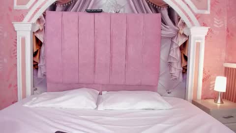 EMMA  online show from March 7, 12:01 pm